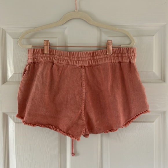 Pink Roxy shorts (Medium) - Picture 2 of 5
